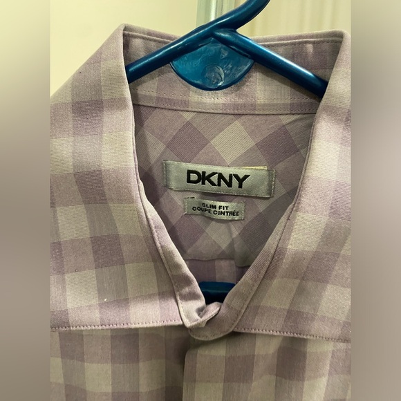 DKNY Button Up shirt. Size medium. Slim fit. - Picture 2 of 4
